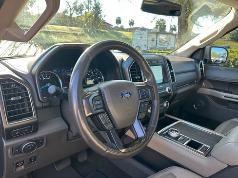 Used 2021 Ford Expedition Limited image 23