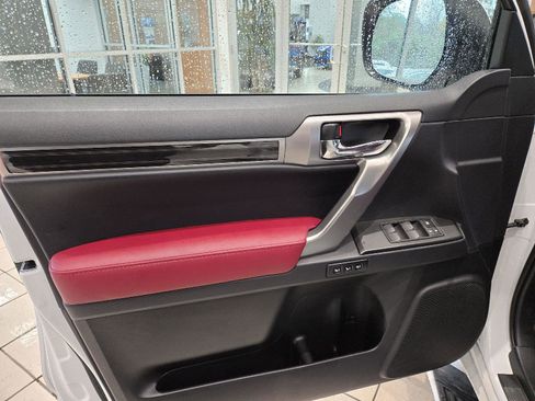 Used 2023 Lexus GX 460 Premium w/ Premium Plus Package image 17