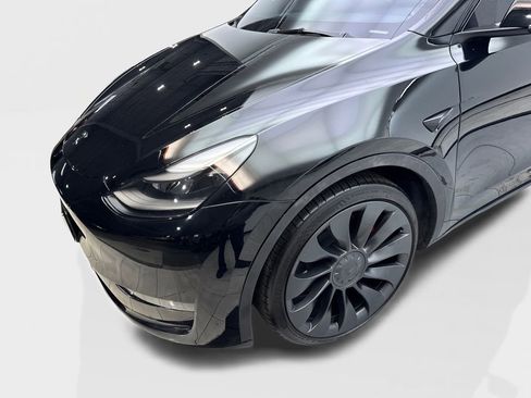 Used 2024 Tesla Model Y Performance AWD/4WD image 18