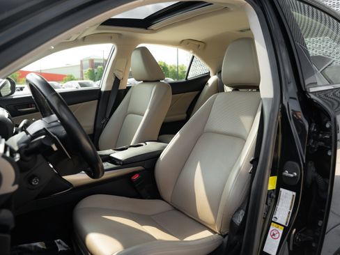 Used 2017 Lexus IS 300 AWD w/ Navigation System Package image 18