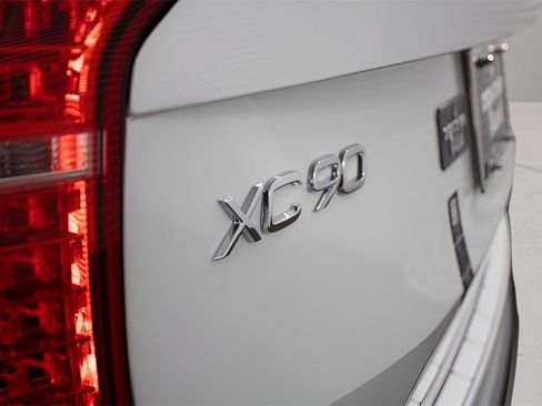 New 2025 Volvo XC90 T8 Ultra w/ Protection Package Premier image 11