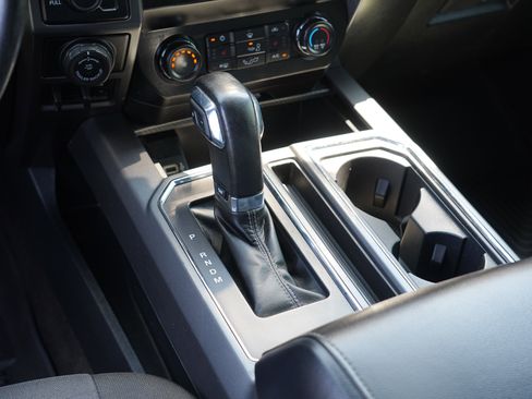 Used 2020 Ford F150 XLT w/ Equipment Group 302A Luxury AWD/4WD image 24