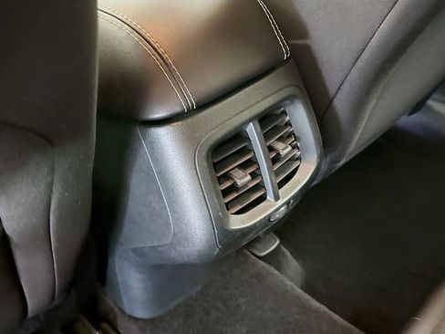 Used 2015 Jeep Cherokee Sport FWD image 23