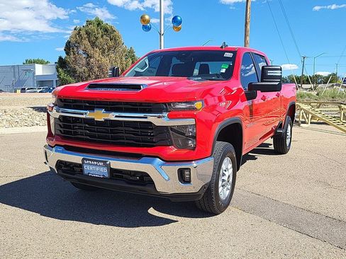 Used 2024 Chevrolet Silverado 2500 LT w/ Convenience Package image 4