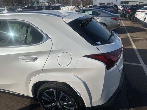 Certified 2025 Lexus UX 300h 300h Premium w/ Accessory Package (Z1) image 17