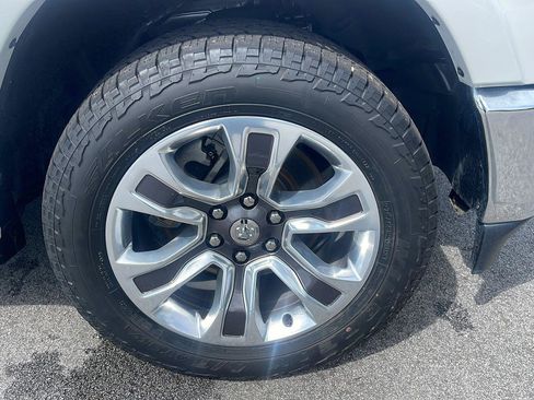 Used 2023 RAM 1500 Limited AWD/4WD image 11