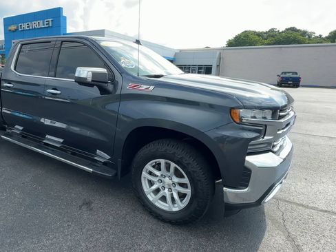 Used 2019 Chevrolet Silverado 1500 LTZ w/ LTZ Convenience Package AWD/4WD image 2