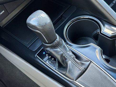 Used 2018 Toyota Camry SE image 21