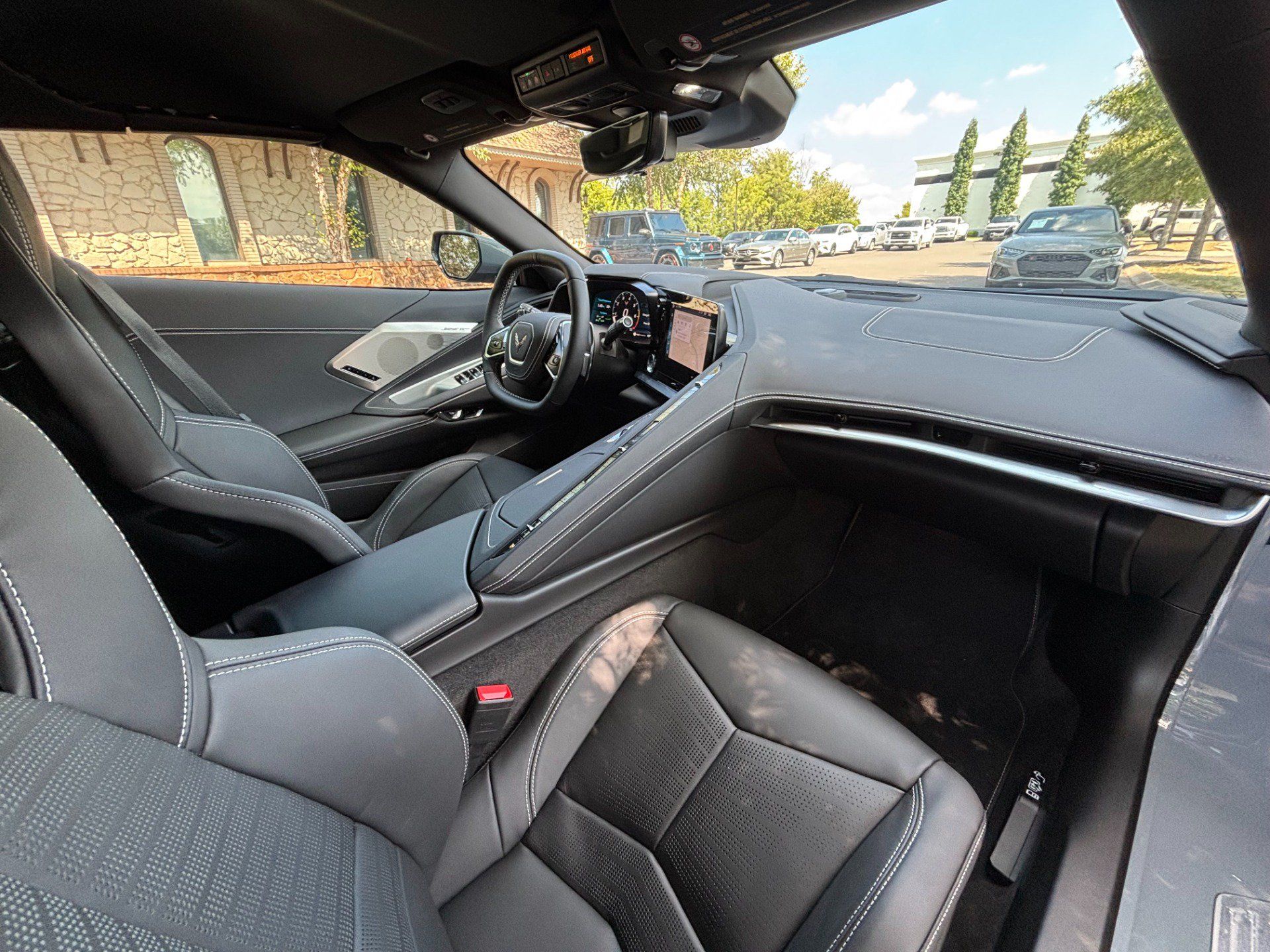 Used 2025 Chevrolet Corvette Stingray Preferred Conv w/ 2LT RWD image 21