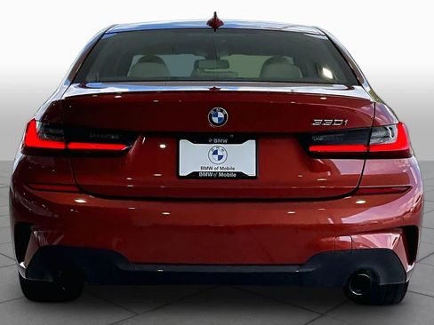 Used 2022 BMW 330i Sedan w/ M Sport Package RWD image 4