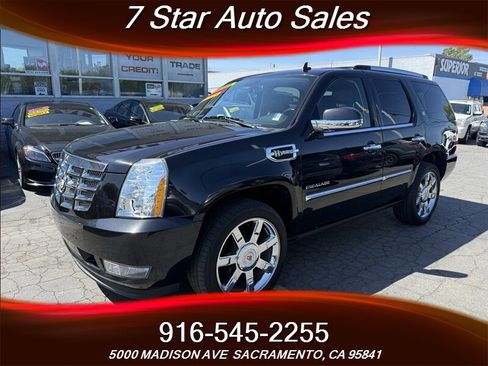 Used 2013 Cadillac Escalade 4WD Hybrid image 3