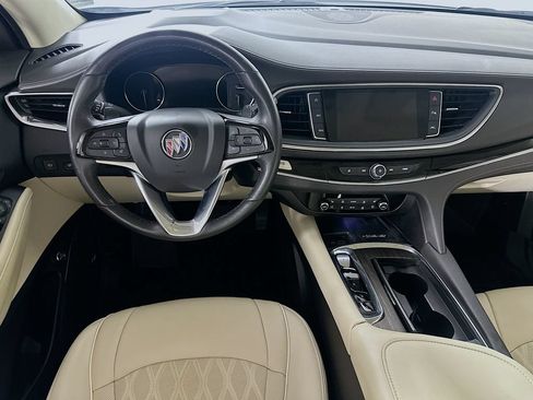 Used 2023 Buick Enclave Avenir w/ Avenir Technology Package AWD/4WD image 18