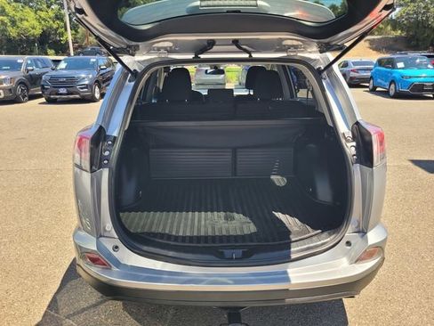 Used 2018 Toyota RAV4 LE w/ All Weather Liner Package FWD image 8