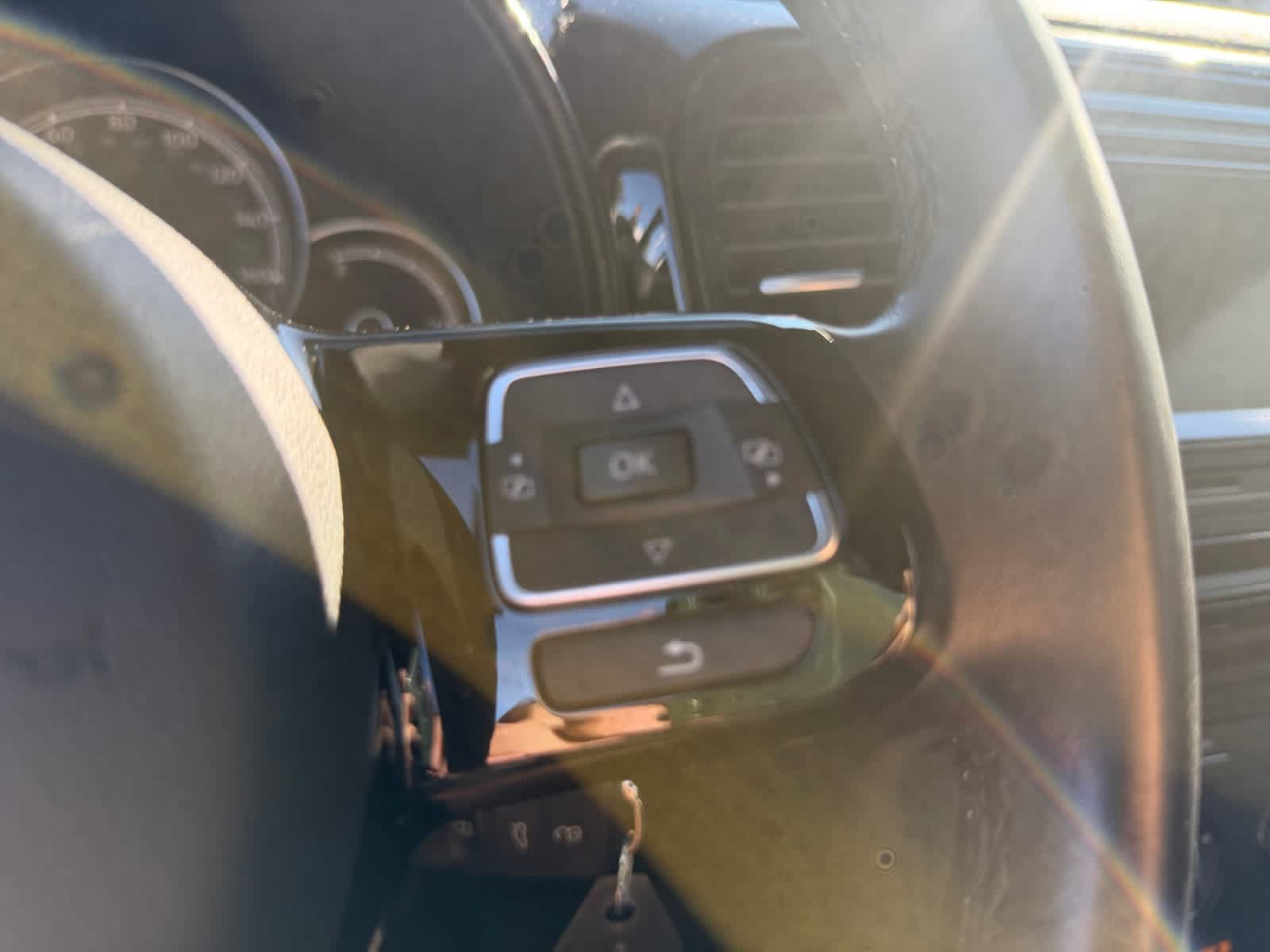 Used 2019 Volkswagen Beetle 2.0T S FWD image 37