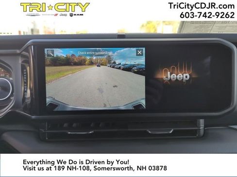 New 2025 Jeep Gladiator Sport image 19