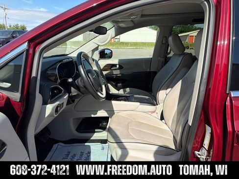 Used 2021 Chrysler Pacifica Limited w/ Premium & Safety Sphere Group AWD/4WD image 9