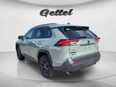 Used 2022 Toyota RAV4 XLE AWD/4WD image 4