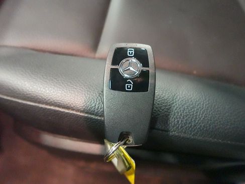 Used 2024 Mercedes-Benz Sprinter 2500 w/ Acoustic Package image 18