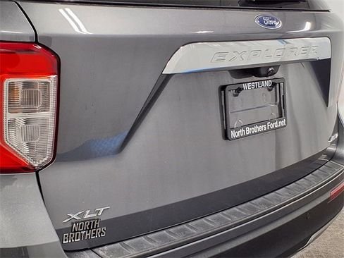 Certified 2022 Ford Explorer XLT w/ Equipment Group 202A image 28