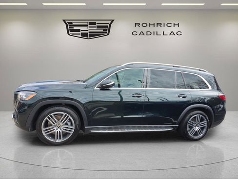 Used 2024 Mercedes-Benz GLS 450 4MATIC image 2