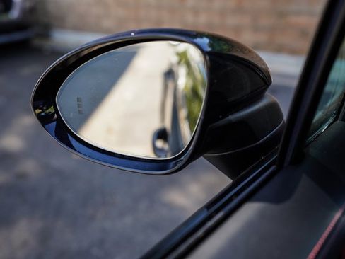 Used 2023 Porsche Cayenne Platinum Edition image 35