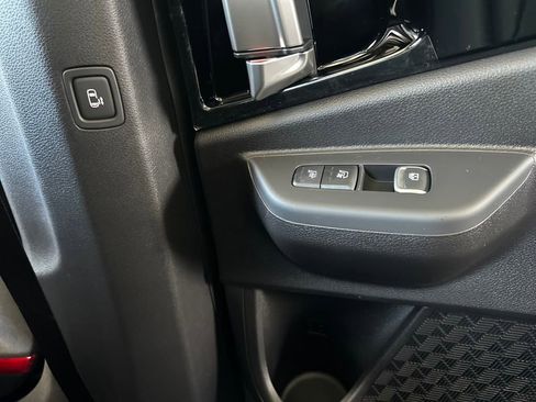 New 2025 Kia Carnival SX Prestige image 40