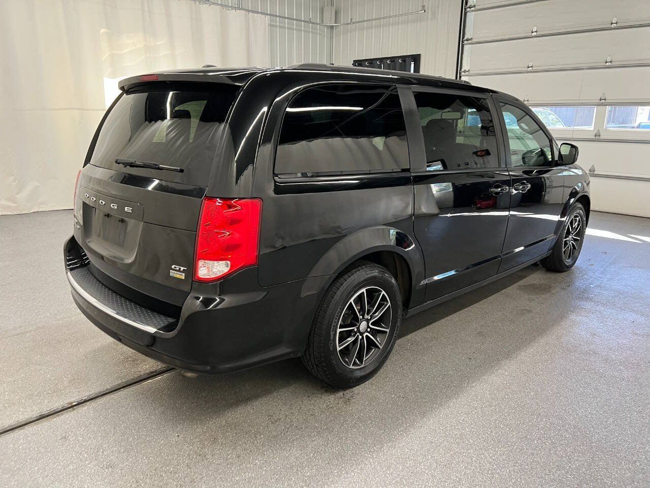 Used 2019 Dodge Grand Caravan GT FWD image 4