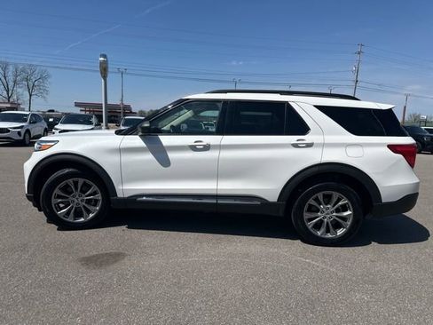 Used 2021 Ford Explorer XLT w/ Equipment Group 202A image 29