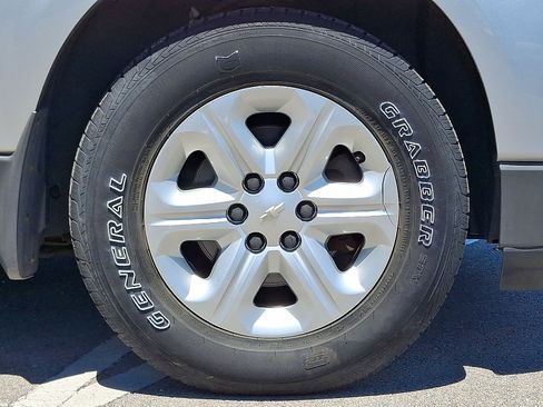Used 2011 Chevrolet Traverse LS FWD image 24