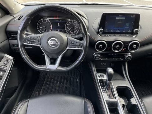 Used 2022 Nissan Sentra SR w/ SR Premium Package FWD image 11