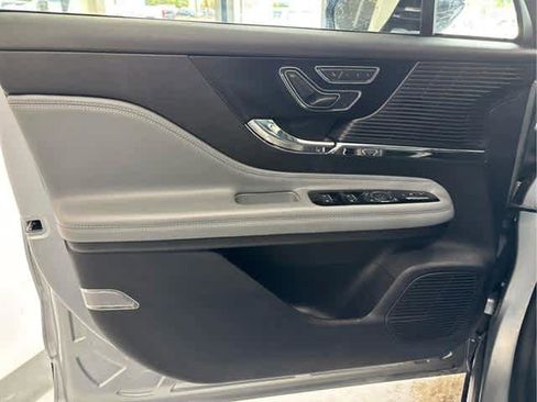 Used 2022 Lincoln Corsair AWD w/ Equipment Group 101A image 21