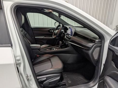 Used 2025 Jeep Compass Latitude w/ Convenience Group AWD/4WD image 28