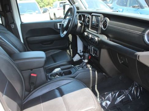 Used 2018 Jeep Wrangler Unlimited Sahara w/ Dual Top Group AWD/4WD image 33