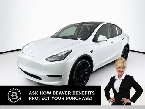Used 2022 Tesla Model Y Long Range AWD/4WD image 1