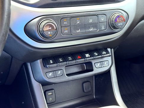 Used 2018 Chevrolet Colorado ZR2 image 27