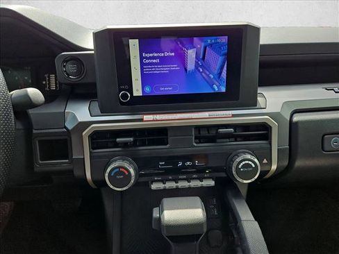 Used 2025 Toyota Tacoma SR5 AWD/4WD image 15