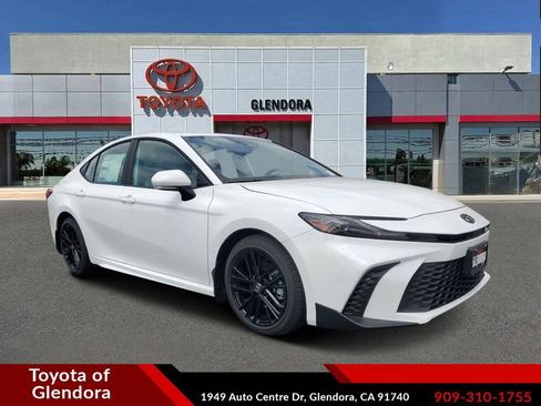 New 2026 Toyota Camry SE FWD image 1
