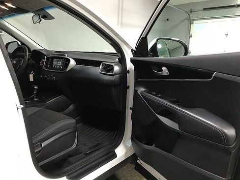 Used 2020 Kia Sorento FWD V6 image 12