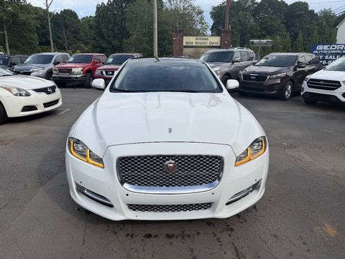 Used 2016 Jaguar XJ L Supercharged RWD image 2