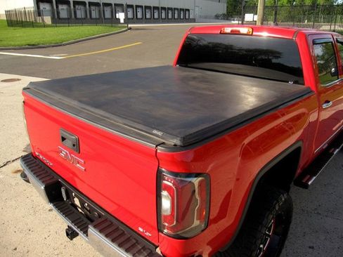 Used 2018 GMC Sierra 1500 SLT w/ SLT Premium Package image 15