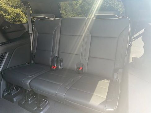 Used 2024 GMC Yukon SLT w/ SLT Premium Package AWD/4WD image 24