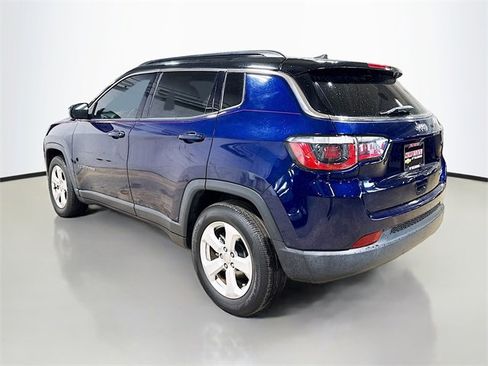 Used 2018 Jeep Compass Latitude w/ Popular Equipment Group image 9