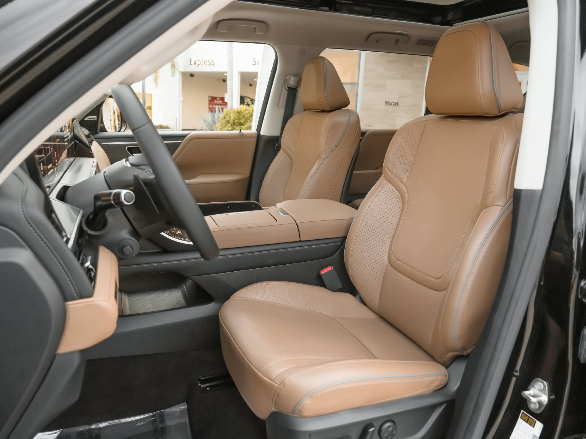 Certified 2025 INFINITI QX80 Luxe RWD image 5