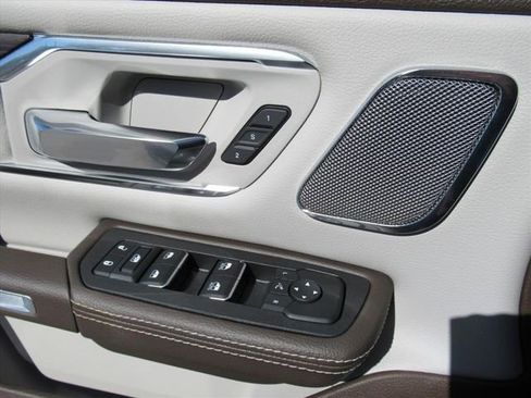 Used 2025 RAM 1500 Laramie image 19