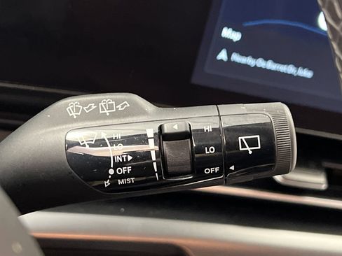 Used 2025 Kia Carnival FWD image 56