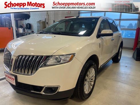 Used 2013 Lincoln MKX AWD image 1