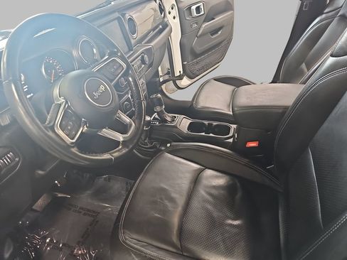 Used 2021 Jeep Wrangler Unlimited Sahara w/ Dual Top Group AWD/4WD image 19