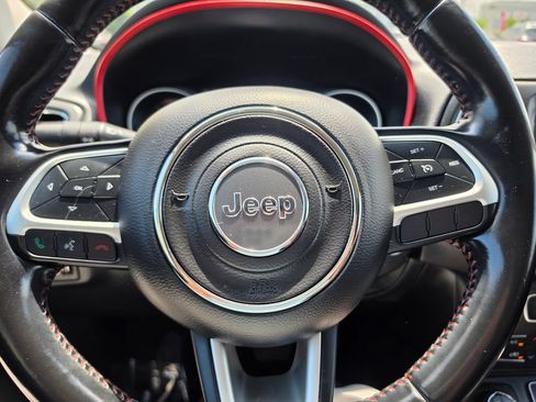 Used 2020 Jeep Compass Trailhawk AWD/4WD image 17