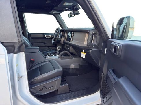 New 2025 Ford Bronco Outer Banks w/ Sasquatch Package image 7