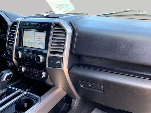 Used 2018 Ford F150 Platinum w/ Equipment Group 701A Luxury AWD/4WD image 17